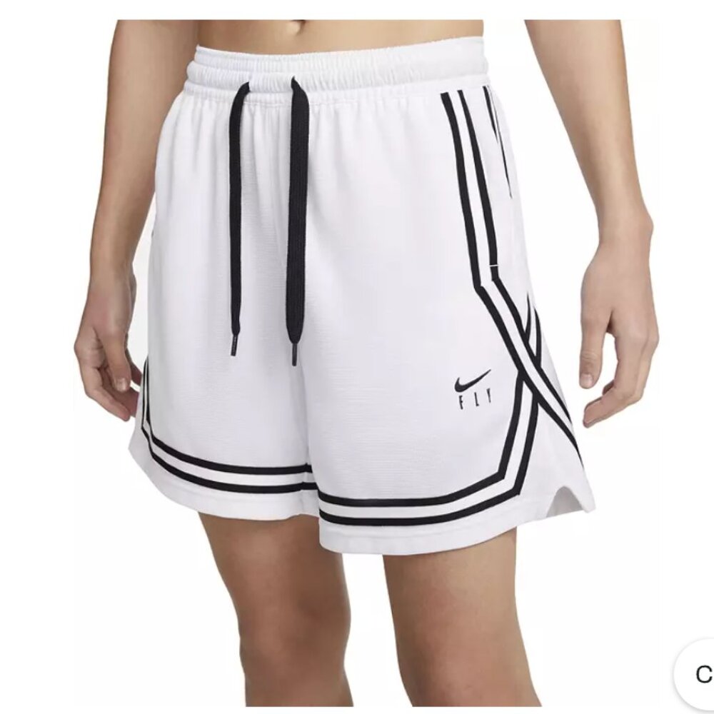 Nike Women's Fly Crossover Basketball Shorts
